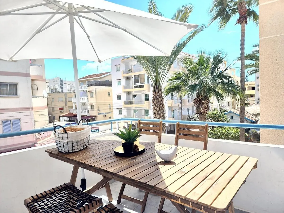 Frida'S Cozy Two Bedroom Apt Larnaca Apartment