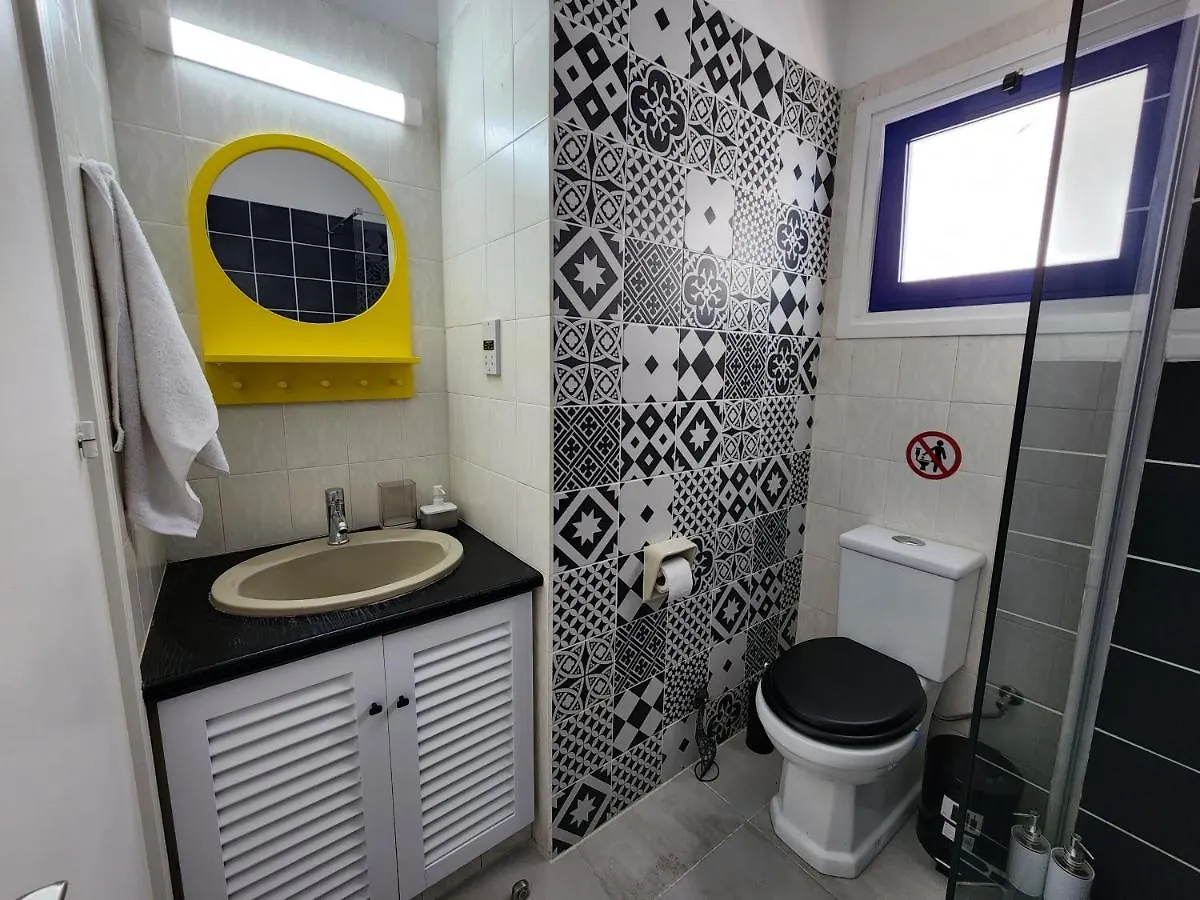 Frida'S Cozy Two Bedroom Apt Larnaca Apartment