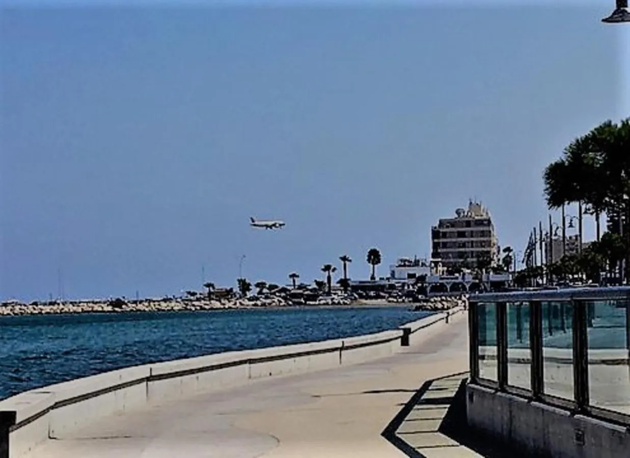 Frida'S Cozy Two Bedroom Apt Larnaca Cyprus